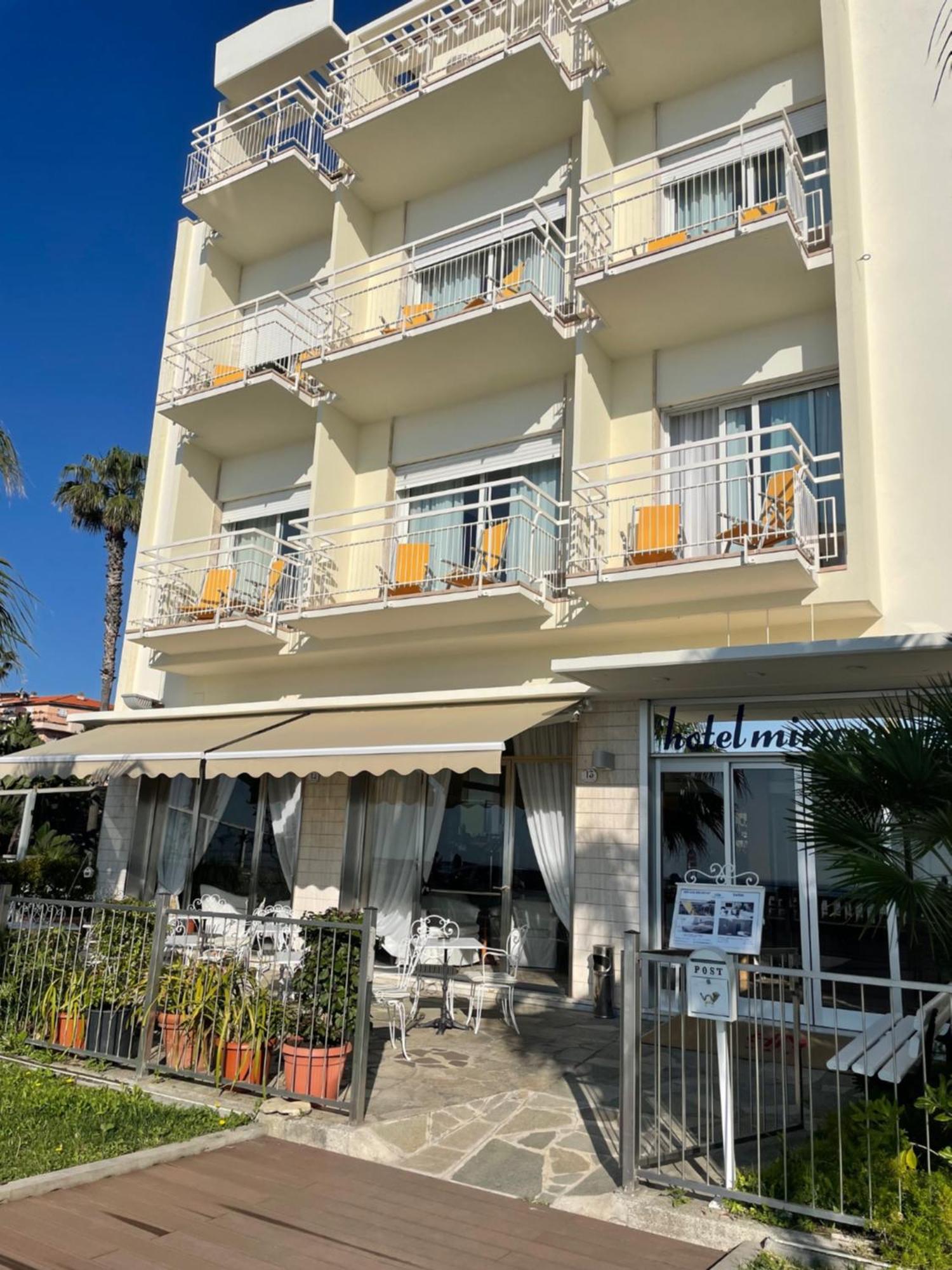 Hotel Miramare 迪亚诺马里纳 外观 照片