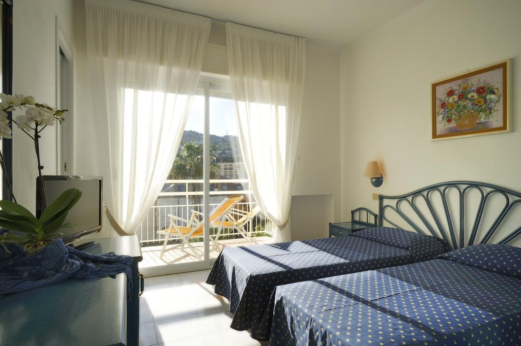 Hotel Miramare 迪亚诺马里纳 客房 照片