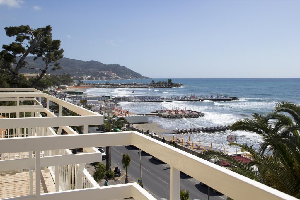 Hotel Miramare 迪亚诺马里纳 外观 照片